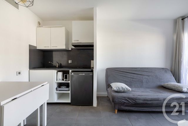 Appartement &agrave; louer - 2 pi&egrave;ces - 27,58 m2 - Cannes - 06 - PROVENCE-ALPES-COTE-D-AZUR