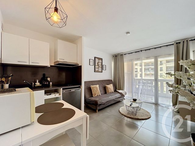 Appartement &agrave; louer - 2 pi&egrave;ces - 27,58 m2 - Cannes - 06 - PROVENCE-ALPES-COTE-D-AZUR