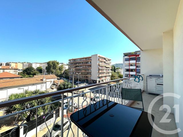 Appartement F1 à louer LE CANNET