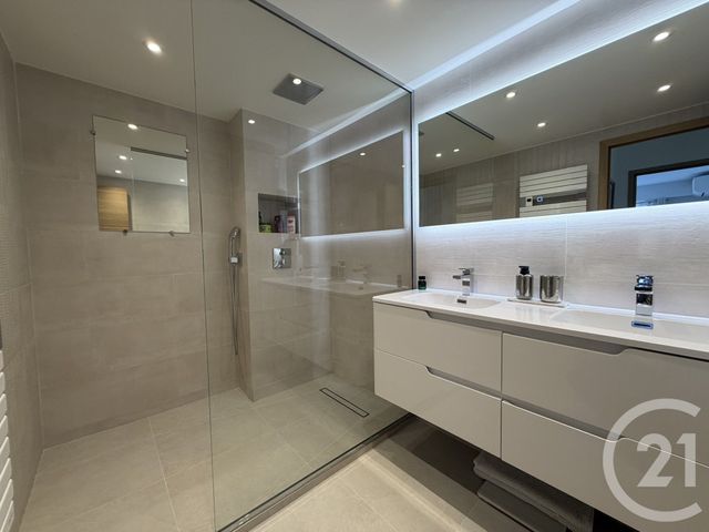 Appartement F3 &agrave; vendre - 3 pi&egrave;ces - 74,01 m2 - Le Cannet - 06 - PROVENCE-ALPES-COTE-D-AZUR
