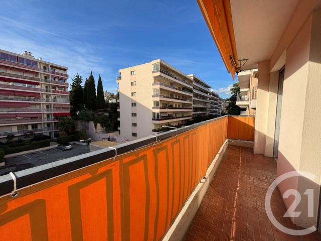 Appartement F3 &agrave; louer - 3 pi&egrave;ces - 69,48 m2 - Le Cannet - 06 - PROVENCE-ALPES-COTE-D-AZUR