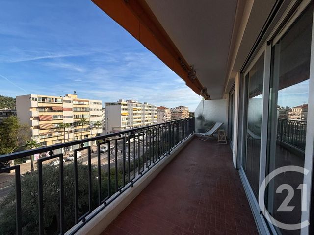 Appartement F3 &agrave; louer - 3 pi&egrave;ces - 69,48 m2 - Le Cannet - 06 - PROVENCE-ALPES-COTE-D-AZUR