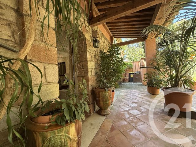 Maison à vendre - 9 pièces - 350 m2 - Grimaud - 83 - PROVENCE-ALPES-COTE-D-AZUR