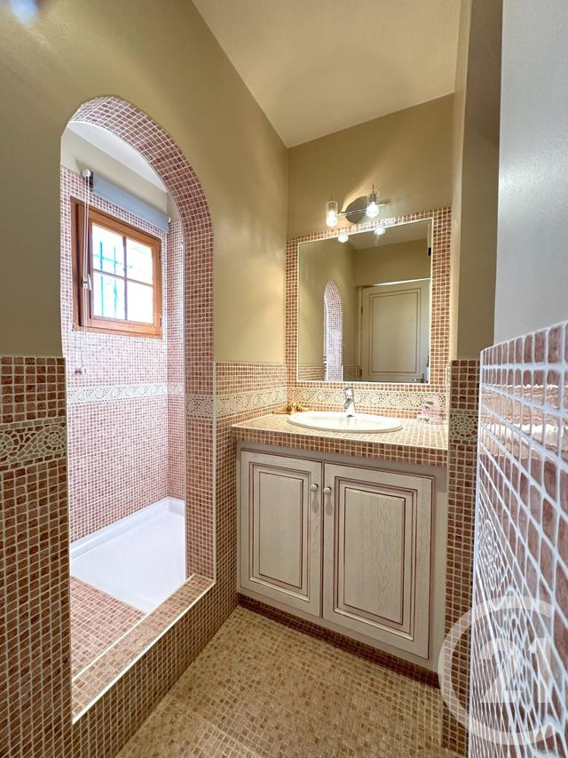 Maison à vendre - 6 pièces - 250 m2 - Cogolin - 83 - PROVENCE-ALPES-COTE-D-AZUR