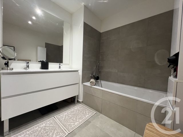 Appartement F3 &agrave; vendre - 3 pi&egrave;ces - 65 m2 - Cogolin - 83 - PROVENCE-ALPES-COTE-D-AZUR