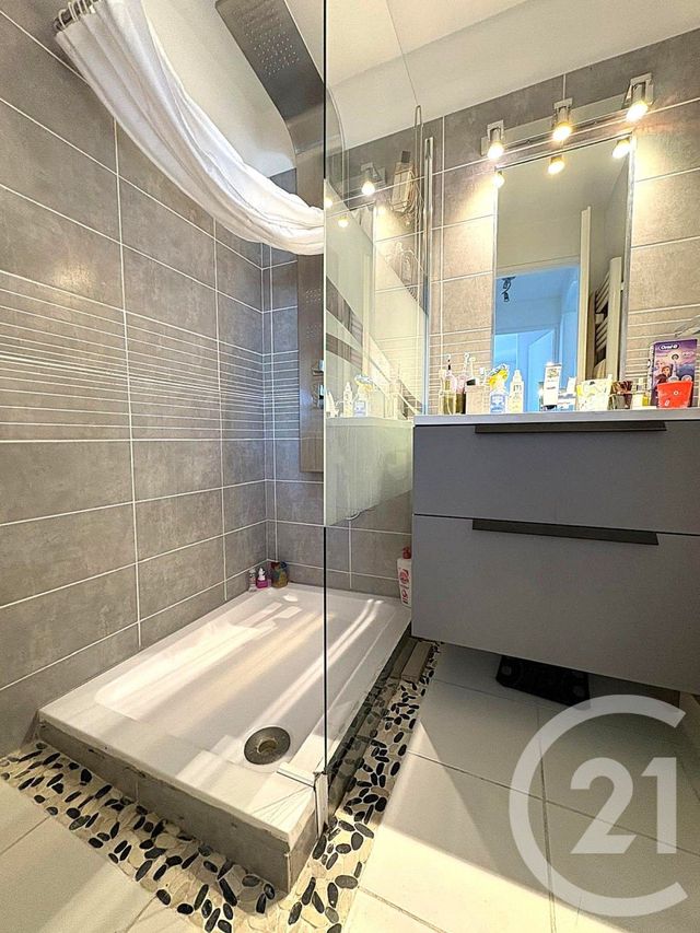 Appartement T2 à vendre - 2 pièces - 41,86 m2 - Cogolin - 83 - PROVENCE-ALPES-COTE-D-AZUR