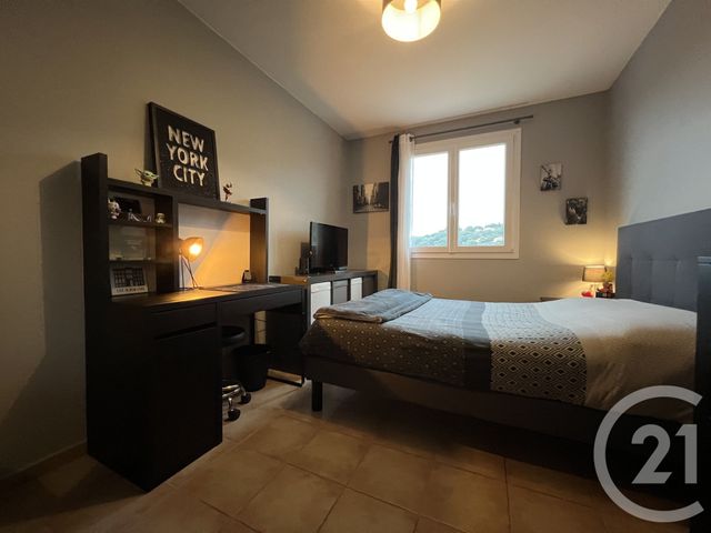 Appartement F4 &agrave; vendre - 4 pi&egrave;ces - 82 m2 - Grimaud - 83 - PROVENCE-ALPES-COTE-D-AZUR