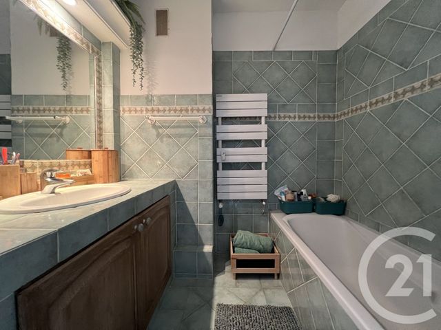 Appartement F4 &agrave; vendre - 4 pi&egrave;ces - 72,35 m2 - Cogolin - 83 - PROVENCE-ALPES-COTE-D-AZUR