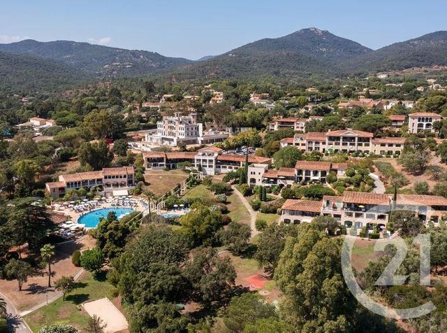 Appartement T2 à vendre - 2 pièces - 22,43 m2 - Grimaud - 83 - PROVENCE-ALPES-COTE-D-AZUR