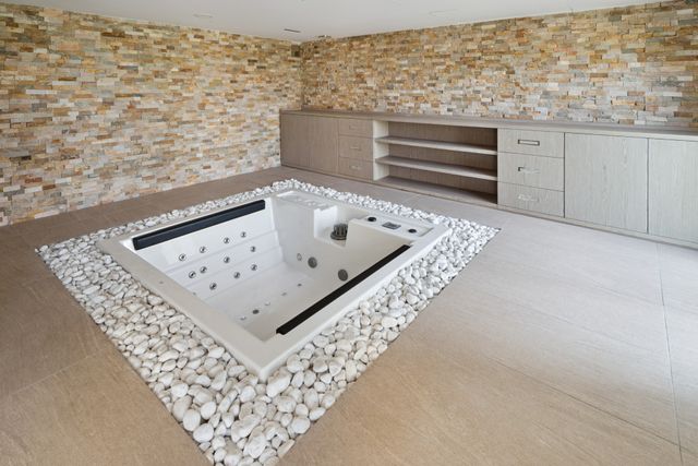 Maison &agrave; vendre - 15 pi&egrave;ces - 580 m2 - Grimaud - 83 - PROVENCE-ALPES-COTE-D-AZUR