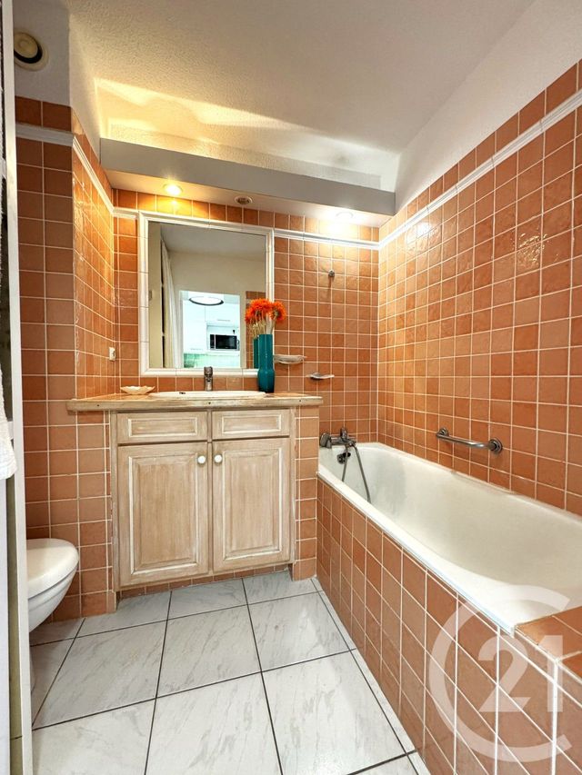 Appartement Studio &agrave; vendre - 1 pi&egrave;ce - 25 m2 - St Tropez - 83 - PROVENCE-ALPES-COTE-D-AZUR