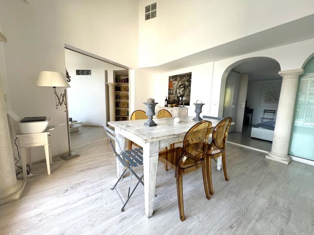 Maison à vendre - 5 pièces - 168 m2 - Grimaud - 83 - PROVENCE-ALPES-COTE-D-AZUR