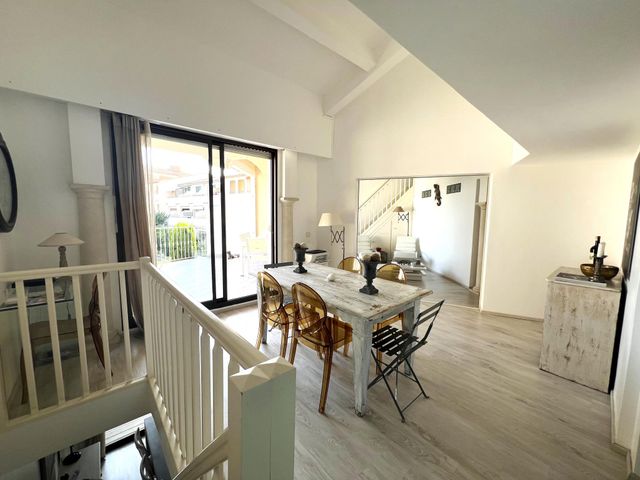 Maison à vendre - 5 pièces - 168 m2 - Grimaud - 83 - PROVENCE-ALPES-COTE-D-AZUR