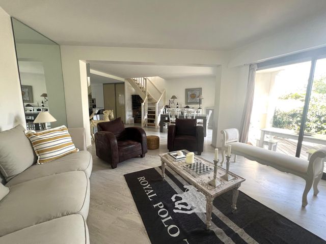 Maison à vendre - 5 pièces - 168 m2 - Grimaud - 83 - PROVENCE-ALPES-COTE-D-AZUR