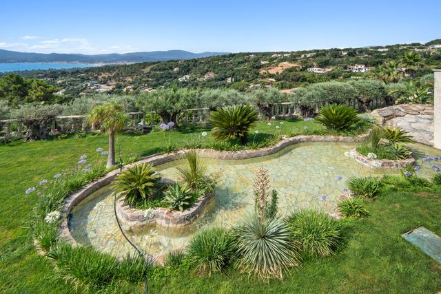 Maison à vendre - 15 pièces - 580 m2 - Grimaud - 83 - PROVENCE-ALPES-COTE-D-AZUR