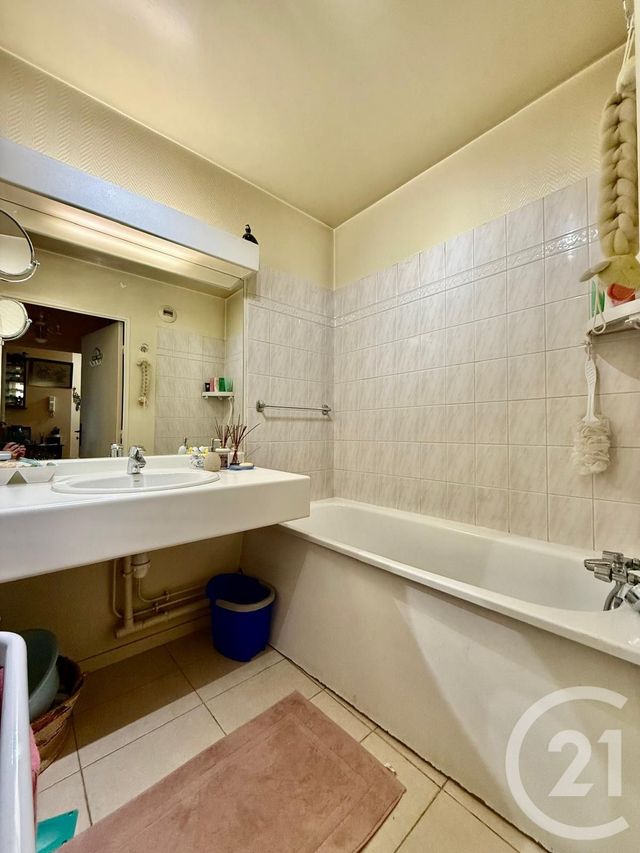 Appartement &agrave; vendre - 2 pi&egrave;ces - 46,70 m2 - St Denis - 93 - ILE-DE-FRANCE