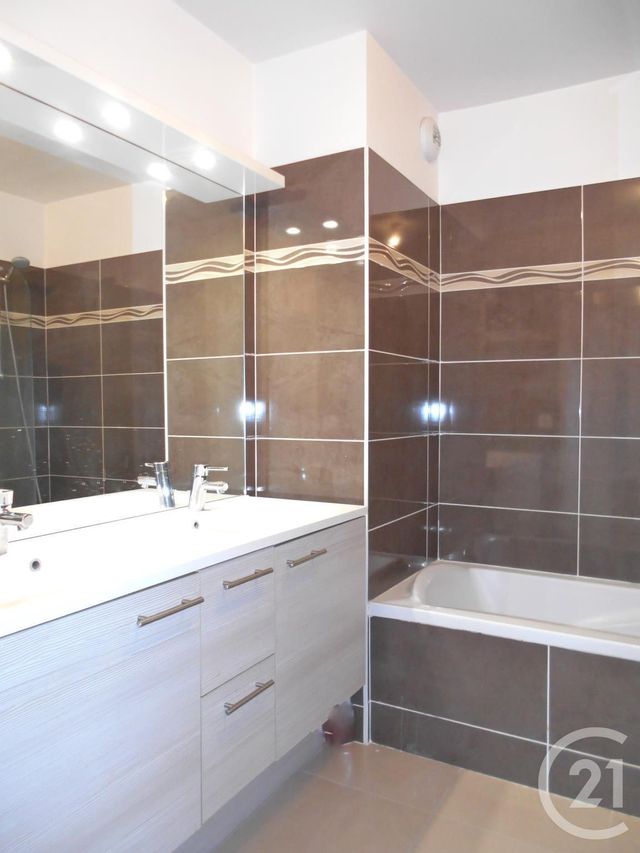 Appartement F4 à vendre - 4 pièces - 87,31 m2 - Ferney Voltaire - 01 - RHONE-ALPES