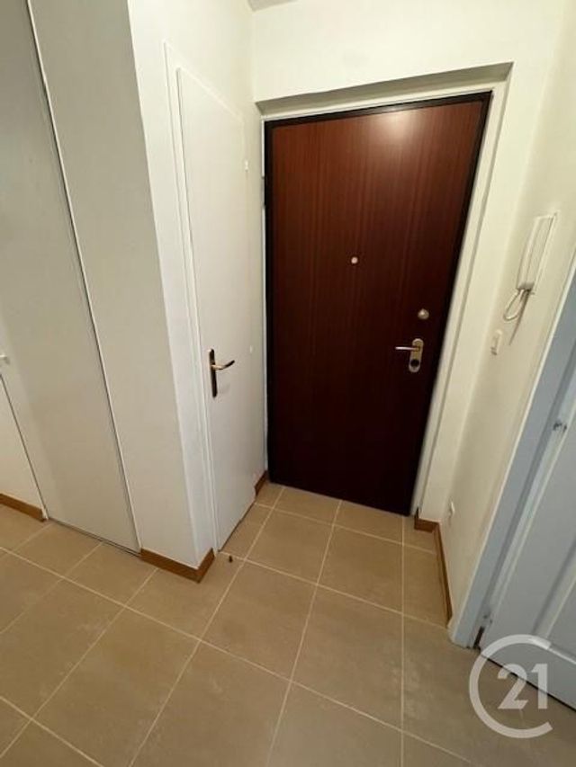 Appartement F3 à vendre - 3 pièces - 83,15 m2 - Ferney Voltaire - 01 - RHONE-ALPES