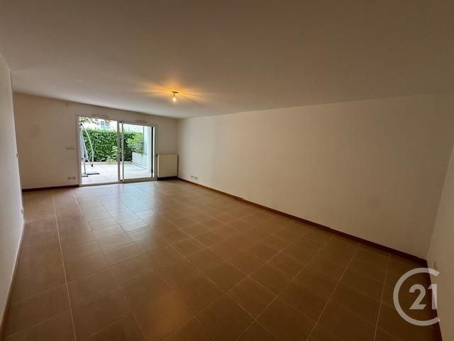 Appartement F3 à vendre - 3 pièces - 83,15 m2 - Ferney Voltaire - 01 - RHONE-ALPES