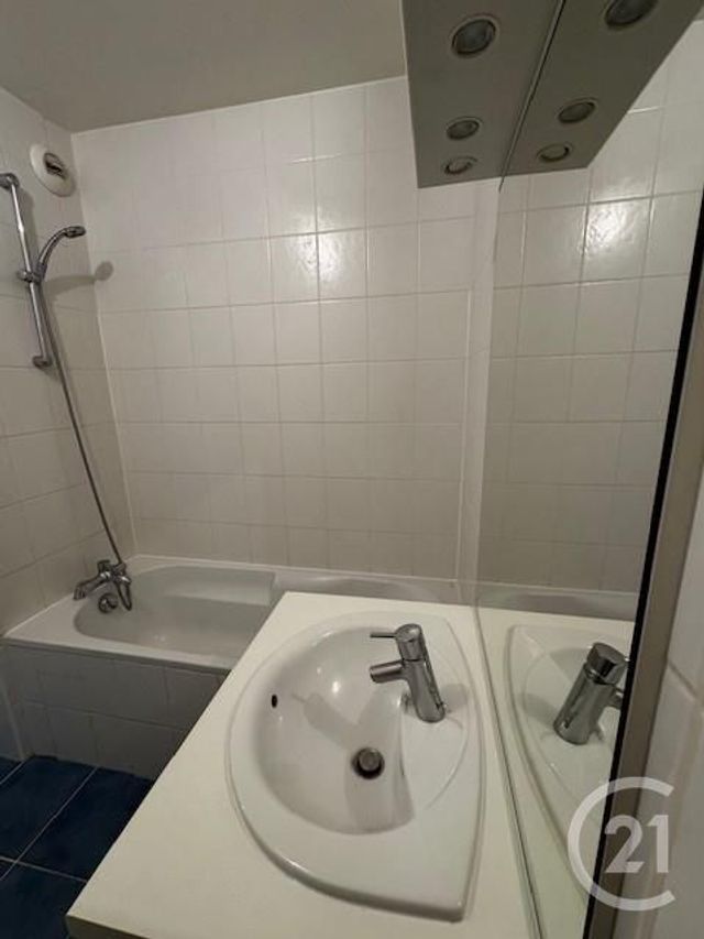 Appartement F3 à vendre - 3 pièces - 83,15 m2 - Ferney Voltaire - 01 - RHONE-ALPES