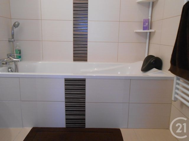 Appartement F4 à louer - 4 pièces - 94,56 m2 - Cessy - 01 - RHONE-ALPES