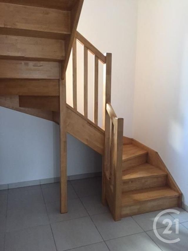 Appartement Duplex &agrave; louer - 4 pi&egrave;ces - 93,79 m2 - Echenevex - 01 - RHONE-ALPES