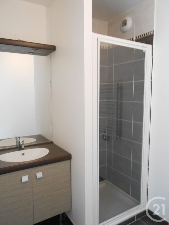 Appartement Duplex &agrave; louer - 4 pi&egrave;ces - 93,79 m2 - Echenevex - 01 - RHONE-ALPES