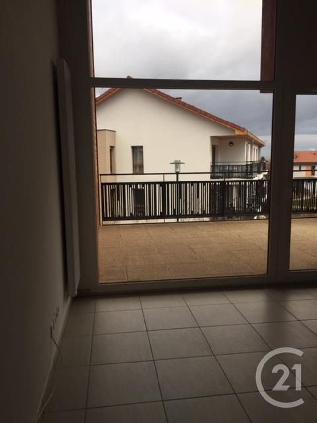 Appartement Duplex &agrave; louer - 4 pi&egrave;ces - 93,79 m2 - Echenevex - 01 - RHONE-ALPES