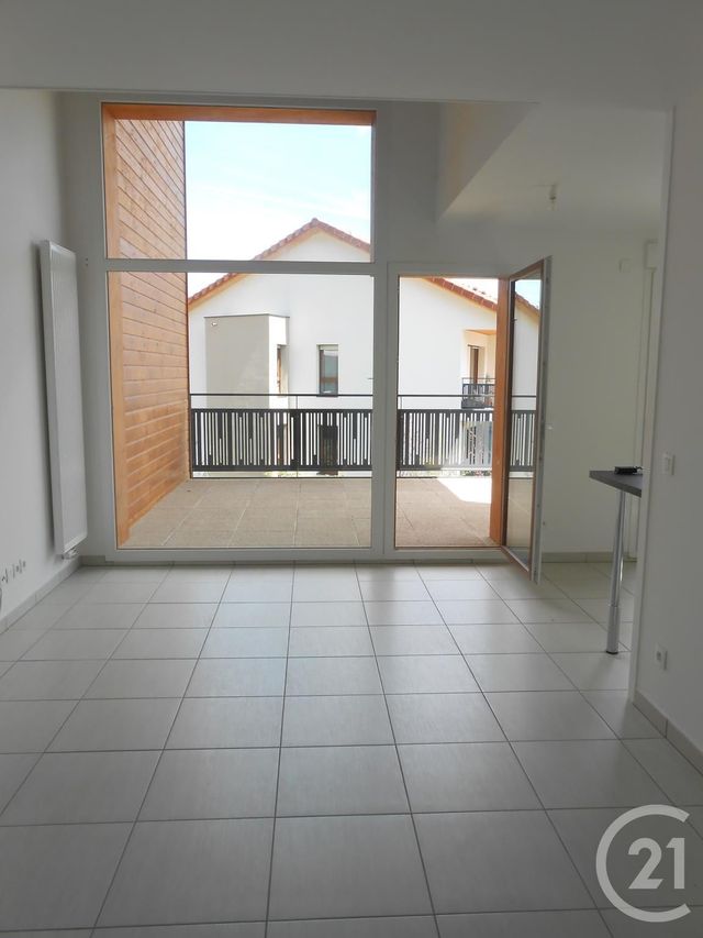 Appartement Duplex &agrave; louer - 4 pi&egrave;ces - 93,79 m2 - Echenevex - 01 - RHONE-ALPES