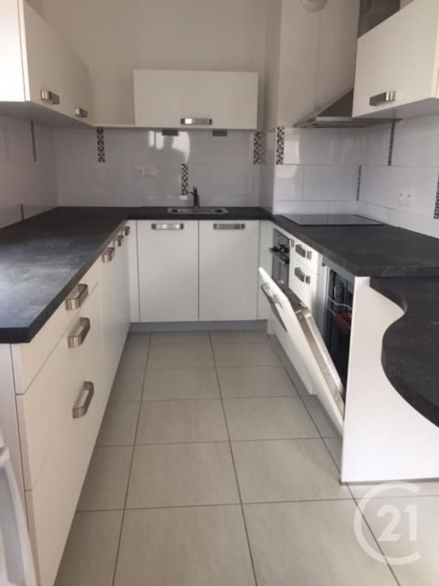 Appartement Duplex &agrave; louer - 4 pi&egrave;ces - 93,79 m2 - Echenevex - 01 - RHONE-ALPES