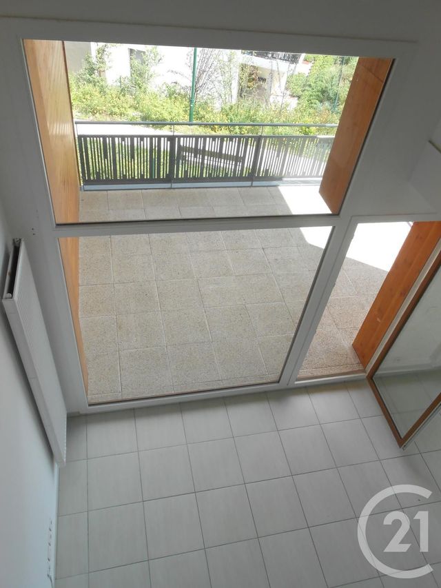 Appartement Duplex &agrave; louer - 4 pi&egrave;ces - 93,79 m2 - Echenevex - 01 - RHONE-ALPES
