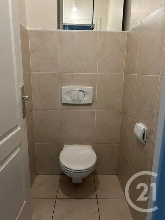 Maison &agrave; louer - 8 pi&egrave;ces - 163,03 m2 - Collonges - 01 - RHONE-ALPES