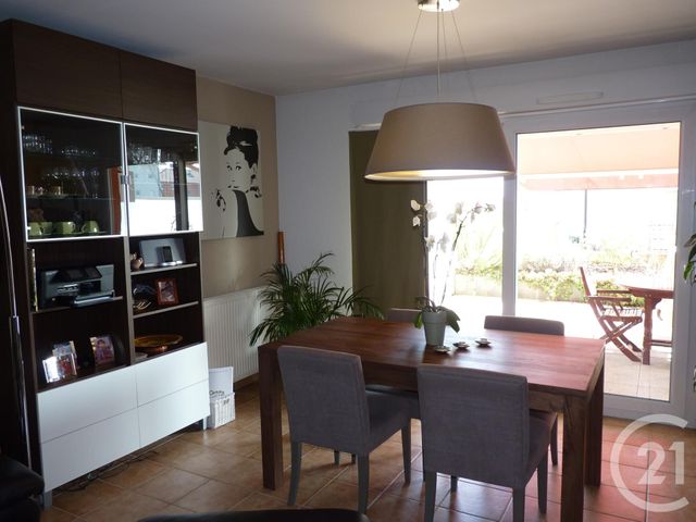 Appartement F3 &agrave; louer - 3 pi&egrave;ces - 73,13 m2 - Ferney Voltaire - 01 - RHONE-ALPES