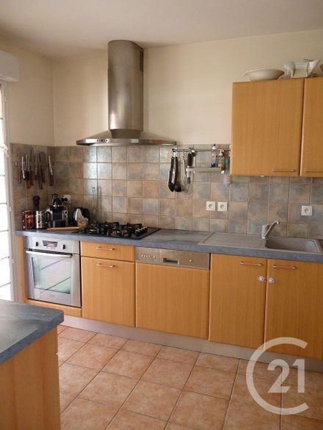 Appartement F3 &agrave; louer - 3 pi&egrave;ces - 73,13 m2 - Ferney Voltaire - 01 - RHONE-ALPES