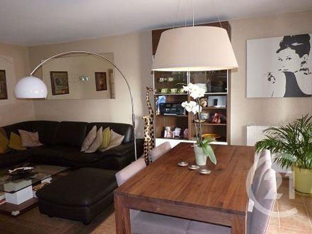 Appartement F3 &agrave; louer - 3 pi&egrave;ces - 73,13 m2 - Ferney Voltaire - 01 - RHONE-ALPES