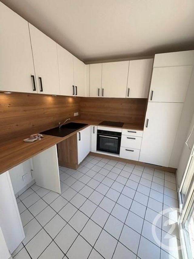 Appartement F5 &agrave; louer - 4 pi&egrave;ces - 87 m2 - St Julien En Genevois - 74 - RHONE-ALPES