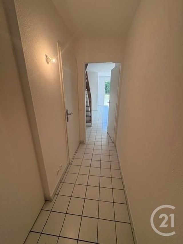 Appartement F5 &agrave; louer - 4 pi&egrave;ces - 87 m2 - St Julien En Genevois - 74 - RHONE-ALPES