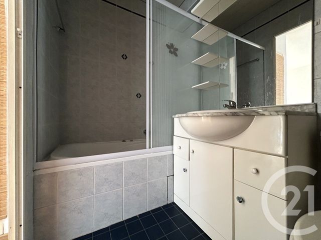 Appartement F2 &agrave; louer - 2 pi&egrave;ces - 50,99 m2 - St Julien En Genevois - 74 - RHONE-ALPES