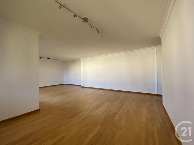 Appartement F5 &agrave; louer - 5 pi&egrave;ces - 139,42 m2 - St Julien En Genevois - 74 - RHONE-ALPES