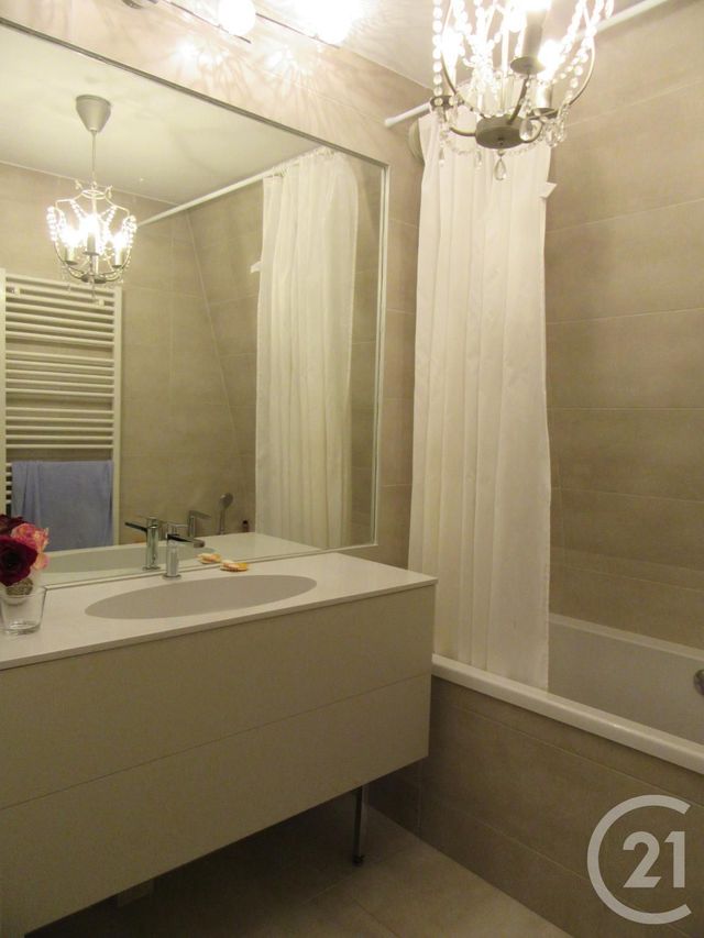 Appartement F3 &agrave; louer - 3 pi&egrave;ces - 68,40 m2 - St Julien En Genevois - 74 - RHONE-ALPES