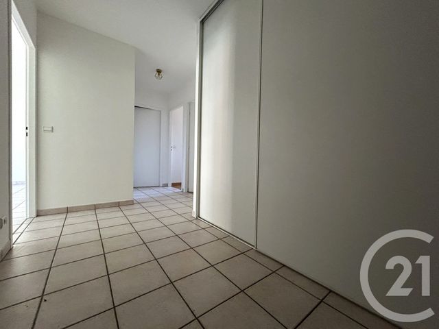 Appartement T3 &agrave; louer - 3 pi&egrave;ces - 66,71 m2 - St Julien En Genevois - 74 - RHONE-ALPES