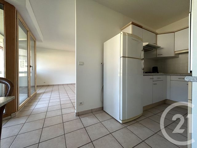 Appartement T3 &agrave; louer - 3 pi&egrave;ces - 66,71 m2 - St Julien En Genevois - 74 - RHONE-ALPES