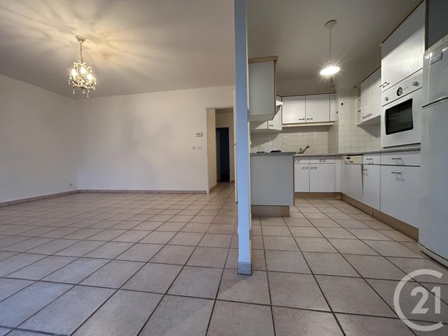 Appartement T3 &agrave; louer - 3 pi&egrave;ces - 66,71 m2 - St Julien En Genevois - 74 - RHONE-ALPES