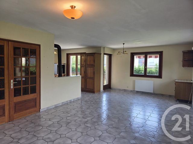 Maison &agrave; louer - 6 pi&egrave;ces - 200 m2 - St Genis Pouilly - 01 - RHONE-ALPES