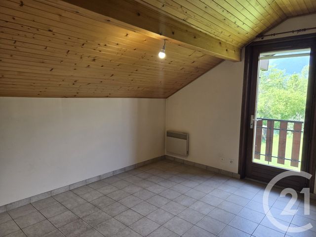 Maison &agrave; louer - 6 pi&egrave;ces - 200 m2 - St Genis Pouilly - 01 - RHONE-ALPES