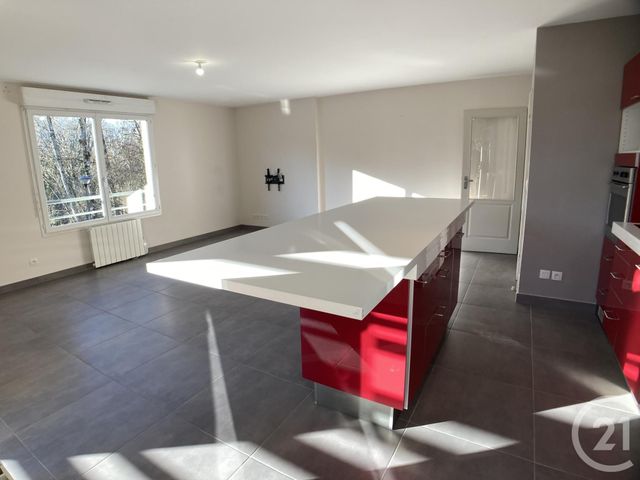 Appartement F4 &agrave; louer - 4 pi&egrave;ces - 88,75 m2 - St Julien En Genevois - 74 - RHONE-ALPES
