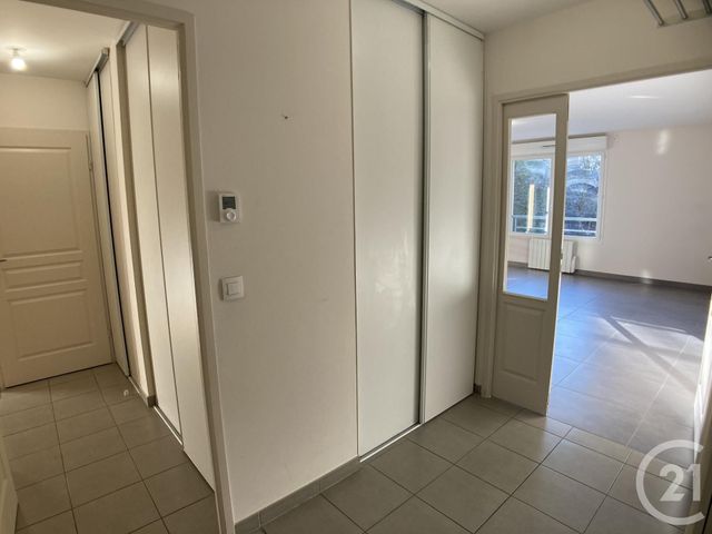 Appartement F4 &agrave; louer - 4 pi&egrave;ces - 88,75 m2 - St Julien En Genevois - 74 - RHONE-ALPES