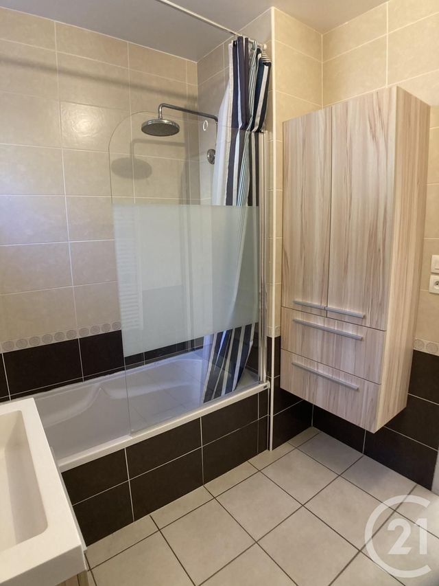 Appartement F4 &agrave; louer - 4 pi&egrave;ces - 88,75 m2 - St Julien En Genevois - 74 - RHONE-ALPES