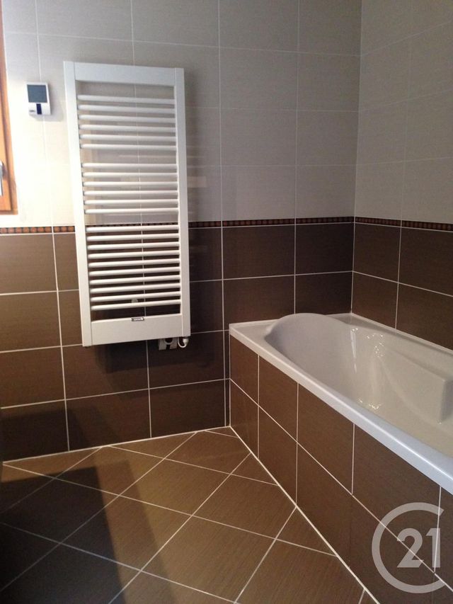 Maison &agrave; louer - 5 pi&egrave;ces - 99,16 m2 - Echenevex - 01 - RHONE-ALPES