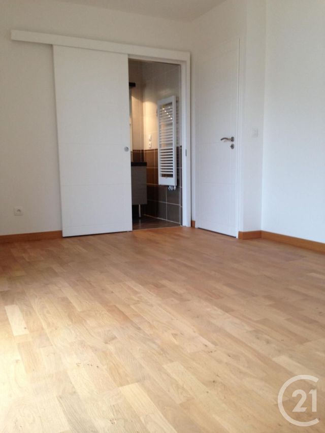 Maison &agrave; louer - 5 pi&egrave;ces - 99,16 m2 - Echenevex - 01 - RHONE-ALPES